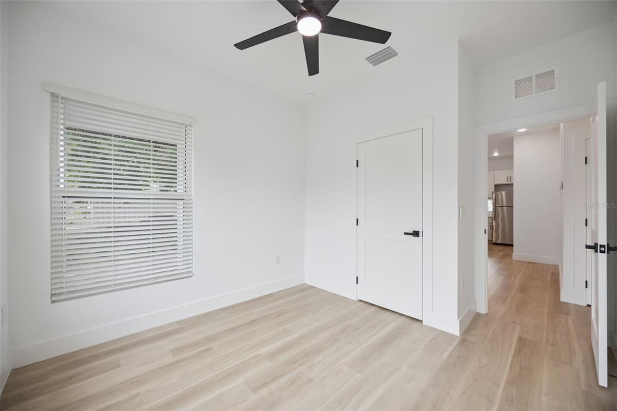 521 HERRIOTT AVENUE — photo 23 of 37