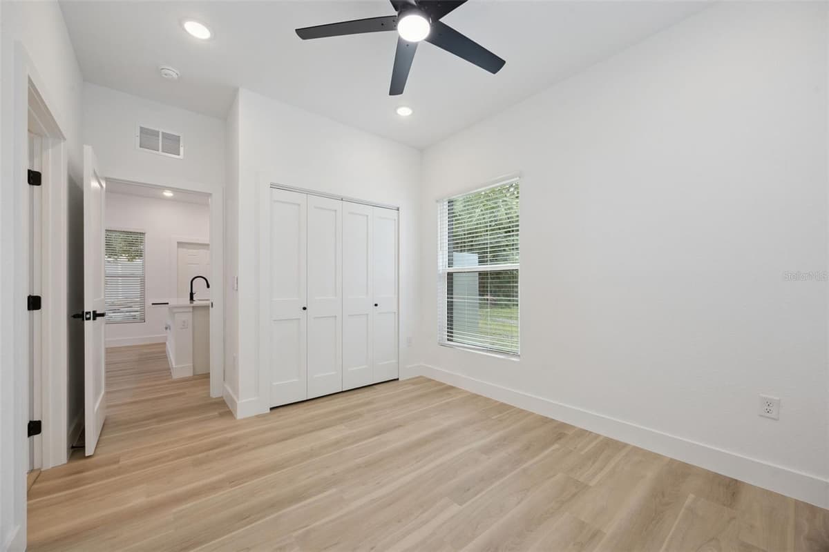 521 HERRIOTT AVENUE — photo 17 of 37