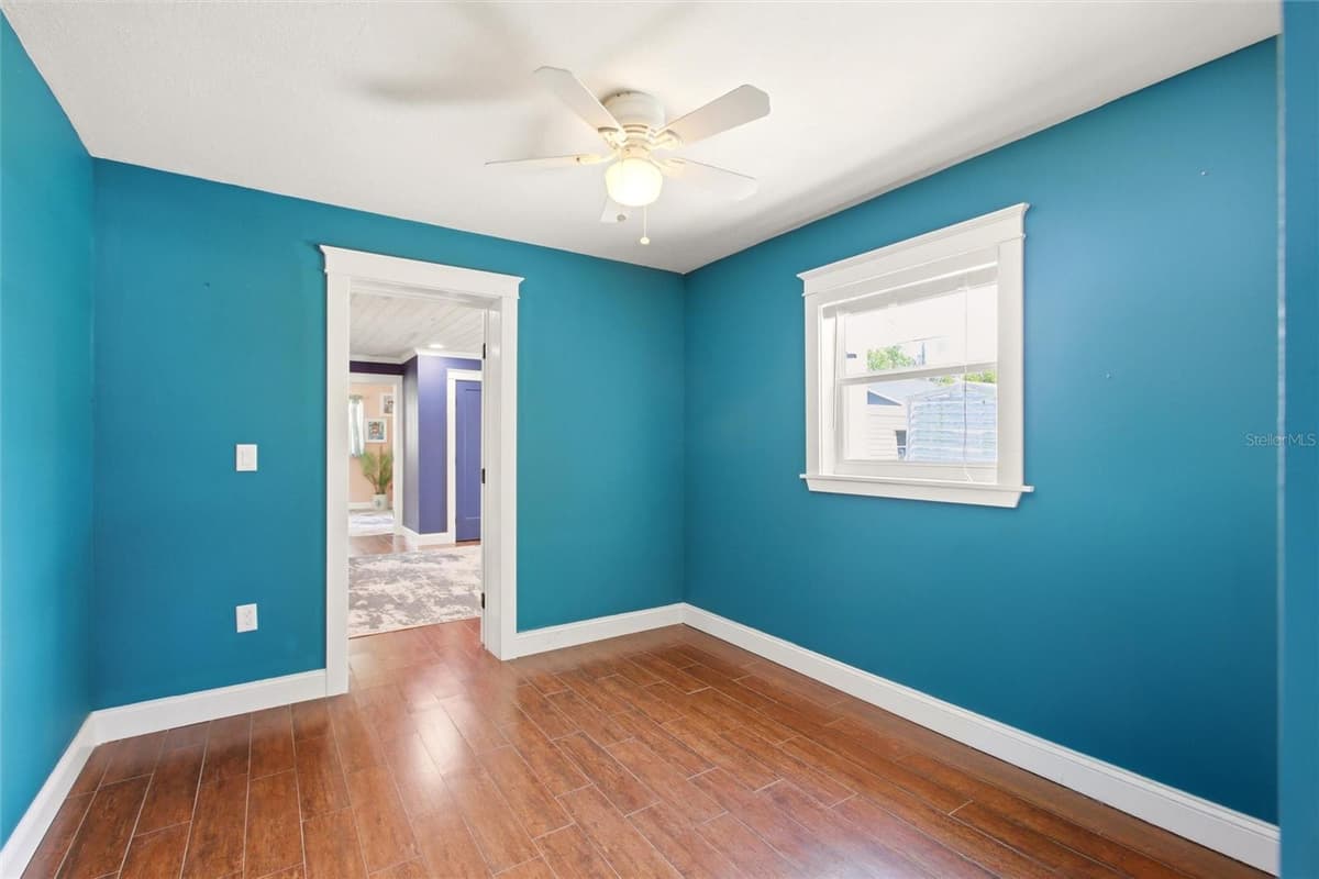 706 18TH AVENUE DRIVE — photo 18 of 33
