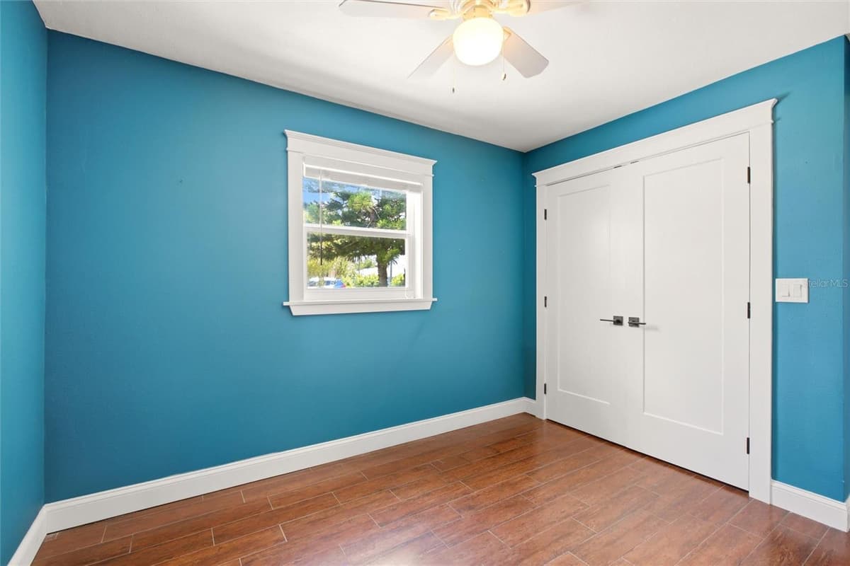 706 18TH AVENUE DRIVE — photo 17 of 33
