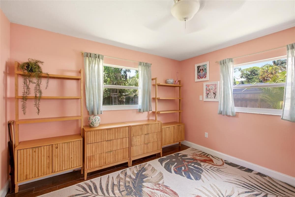 706 18TH AVENUE DRIVE — photo 12 of 33