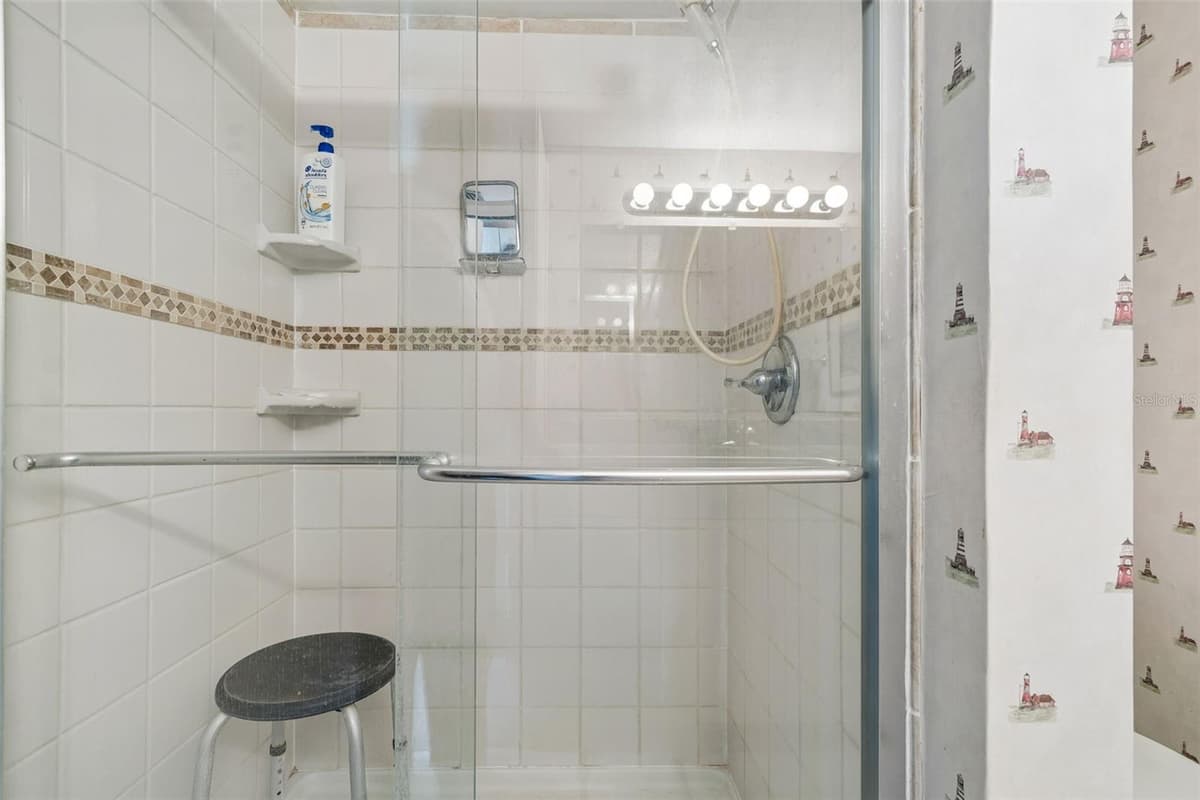 7465 BAY ISLAND DRIVE — photo 14 of 25