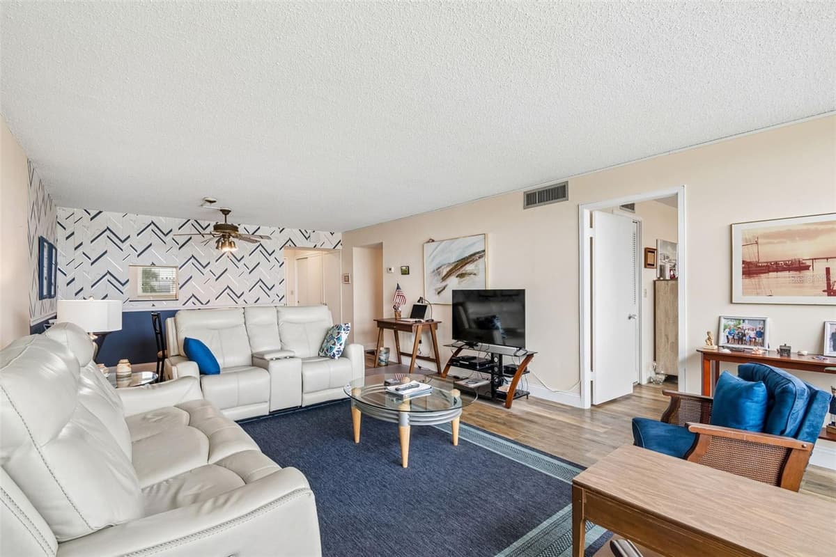 7465 BAY ISLAND DRIVE — photo 10 of 25