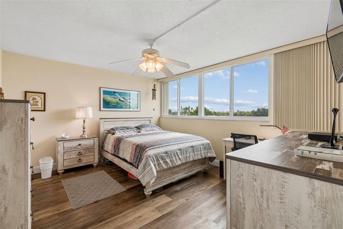 7465 BAY ISLAND DRIVE — photo 11 of 25