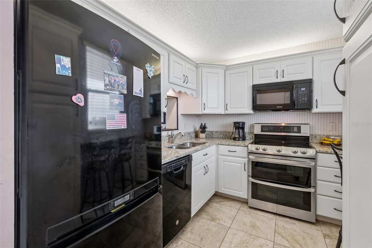 7465 BAY ISLAND DRIVE — photo 4 of 25