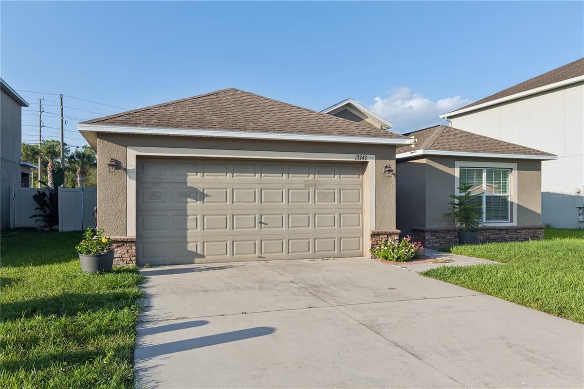 13743 NEWPORT SHORES DRIVE — photo 2 of 42