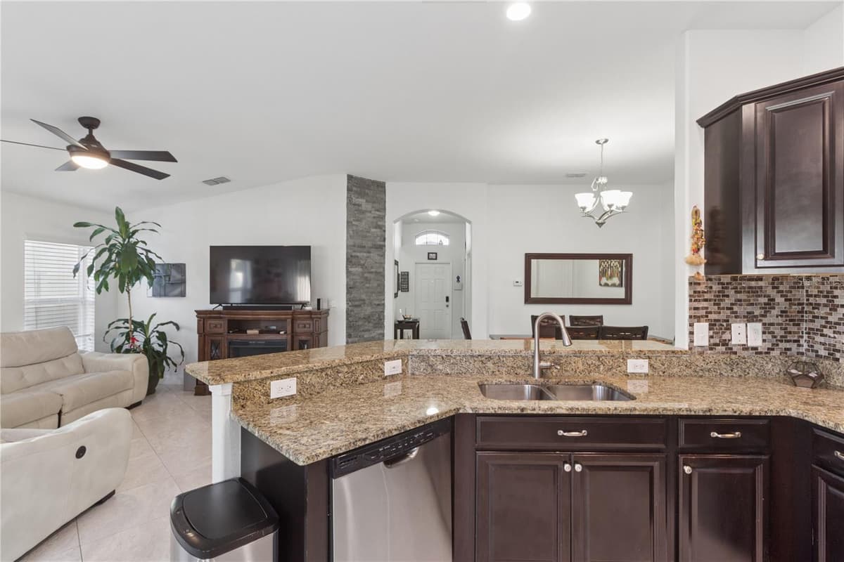 13743 NEWPORT SHORES DRIVE — photo 9 of 42