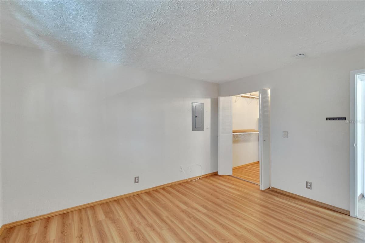 202 BEDFORD TRAIL — photo 37 of 49
