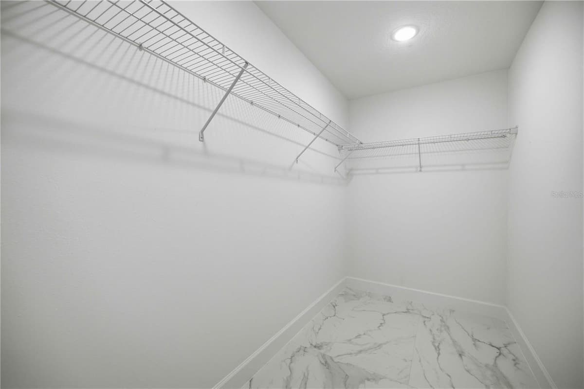 20021 54 STREET — photo 19 of 42