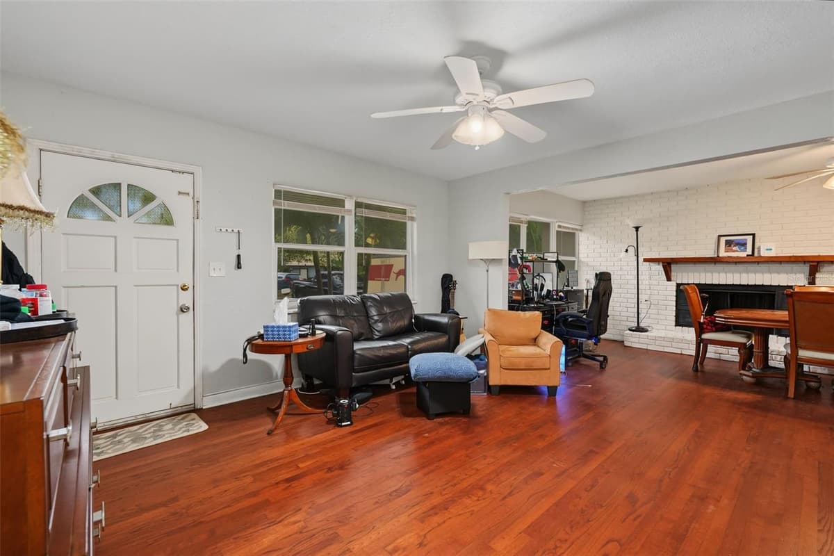 1542 LAKEVIEW ROAD — photo 8 of 41