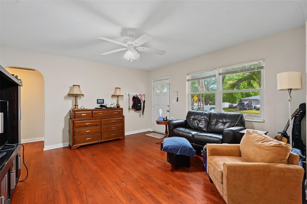 1542 LAKEVIEW ROAD — photo 9 of 41