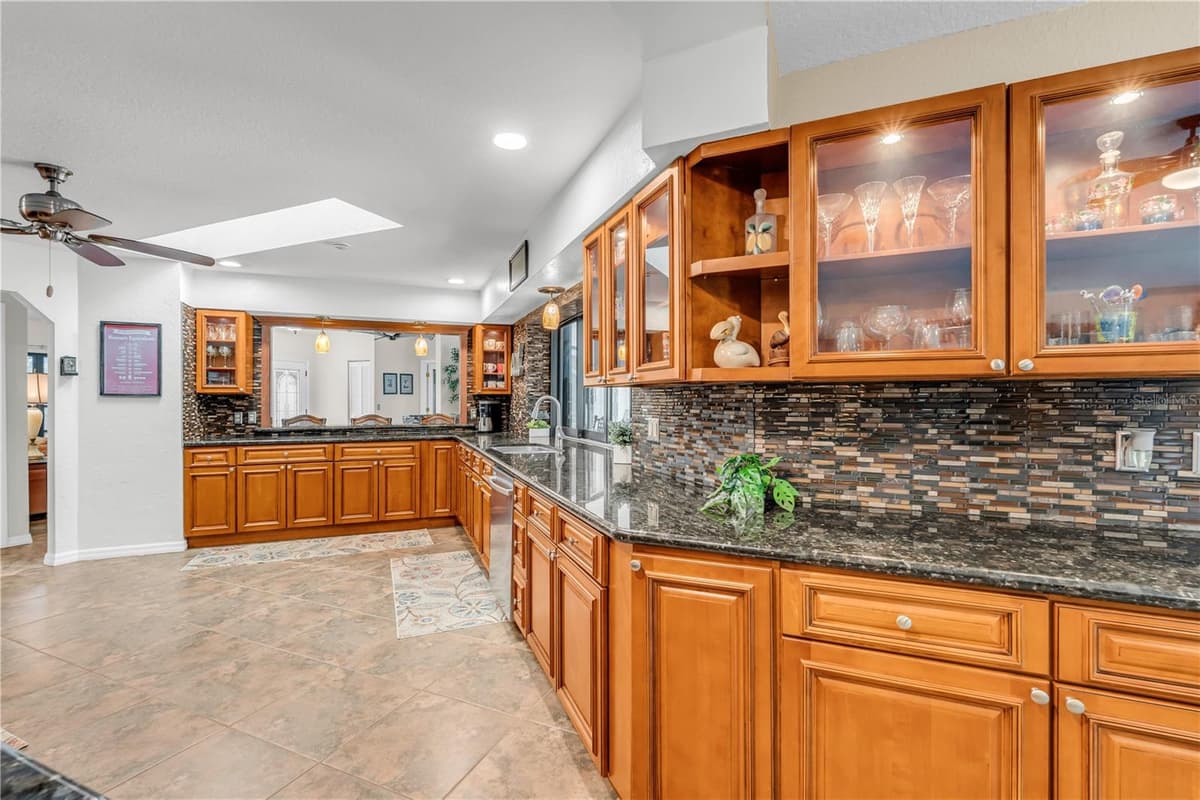 19217 ABHENRY CIRCLE — photo 12 of 56