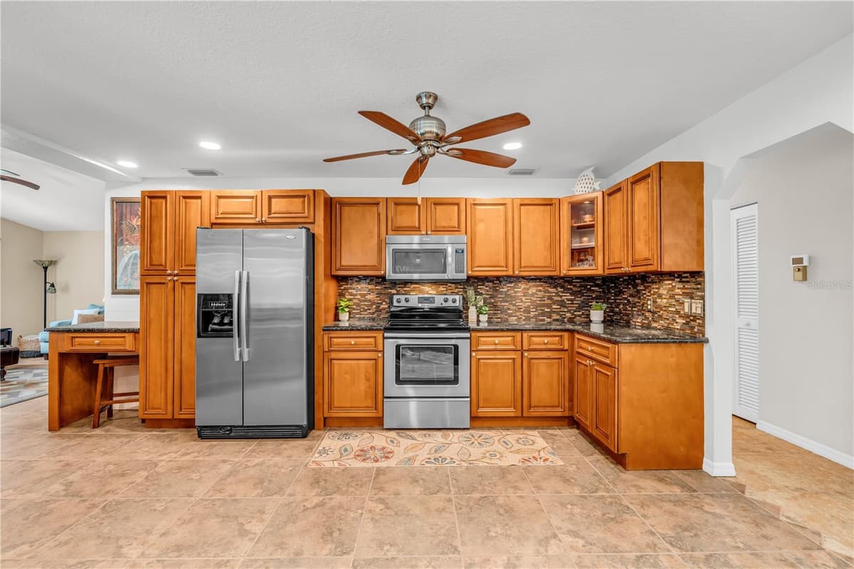 19217 ABHENRY CIRCLE — photo 13 of 56