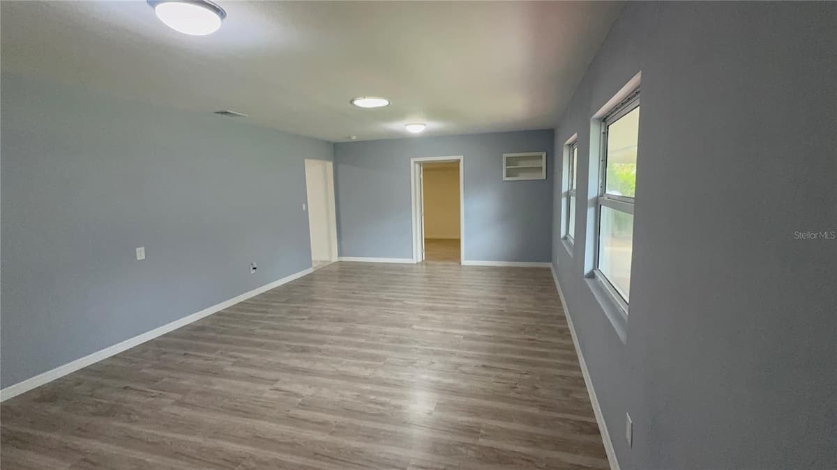 2218 AVENUE B — photo 2 of 23