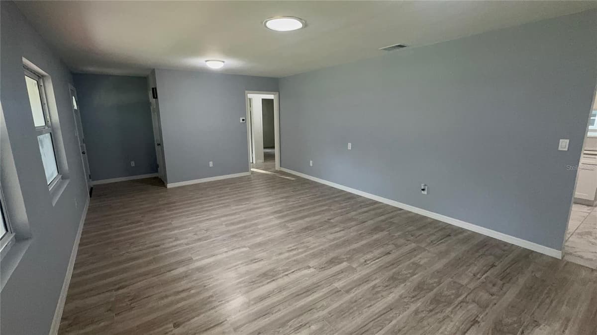 2218 AVENUE B — photo 3 of 23