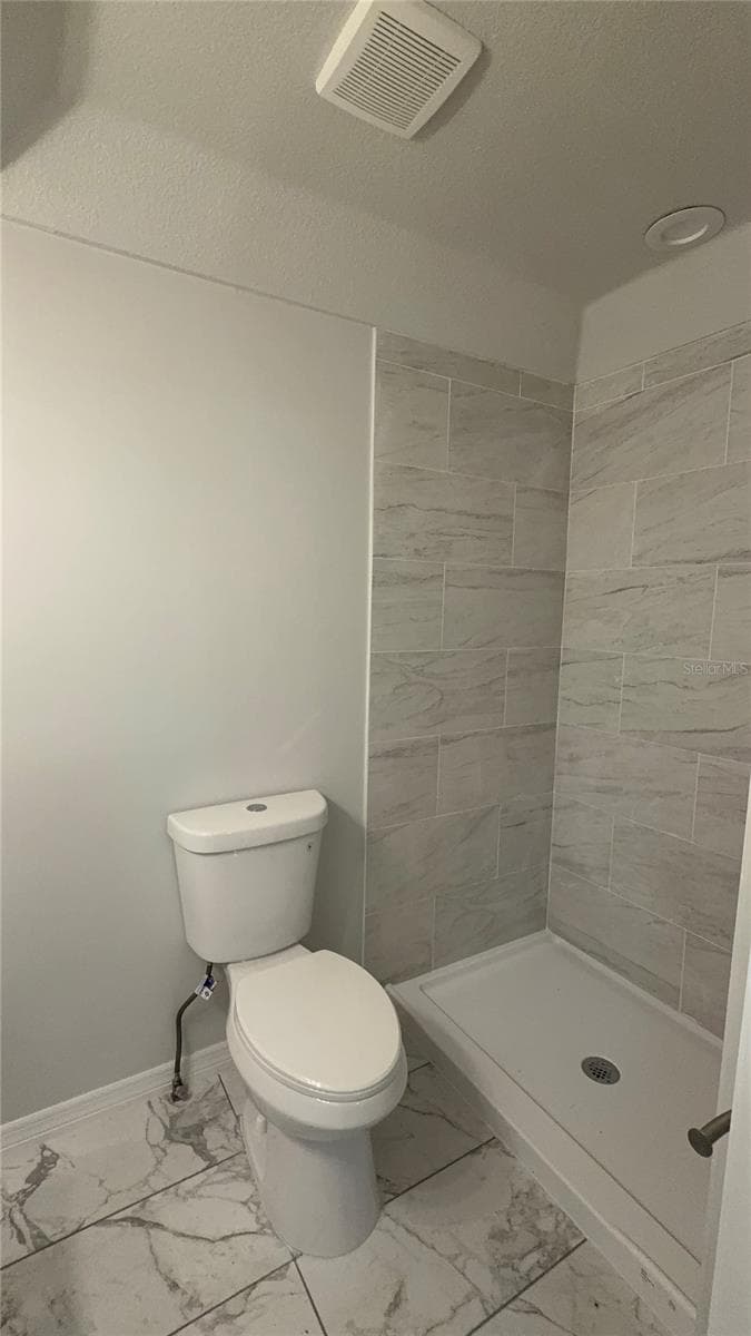 2218 AVENUE B — photo 6 of 23