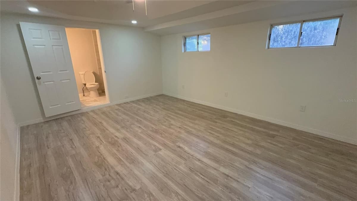 2218 AVENUE B — photo 4 of 23