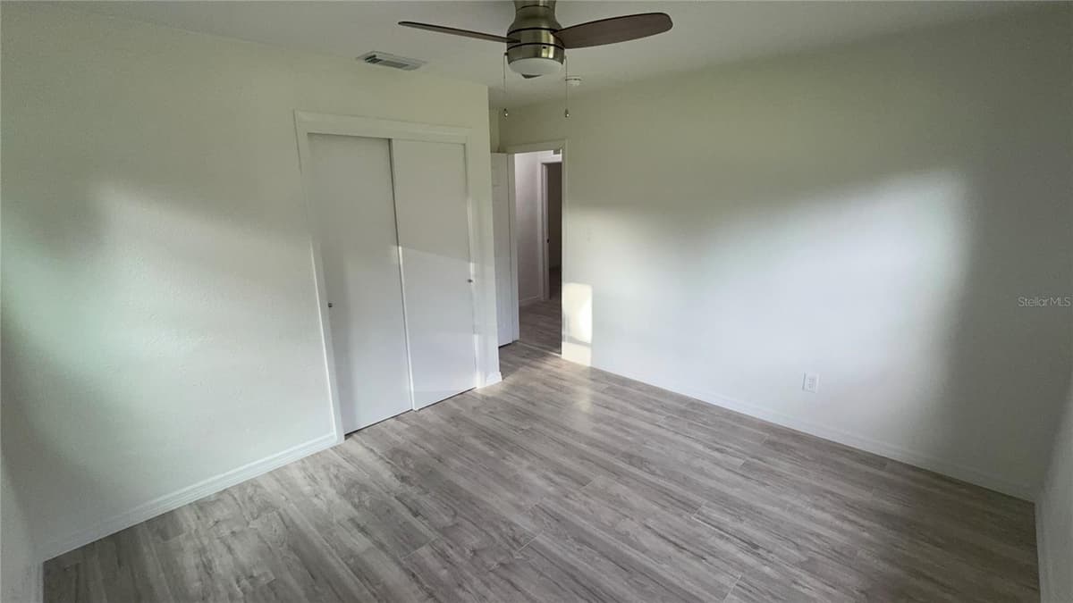 2218 AVENUE B — photo 7 of 23