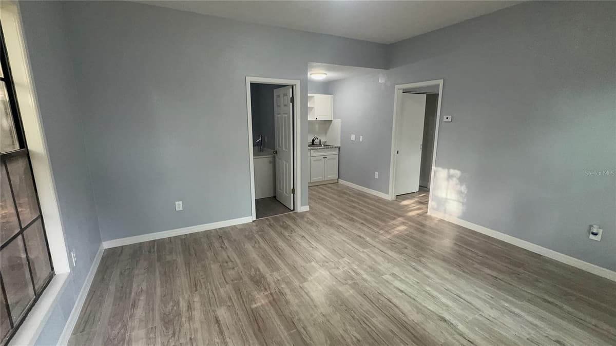 2218 AVENUE B — photo 18 of 23