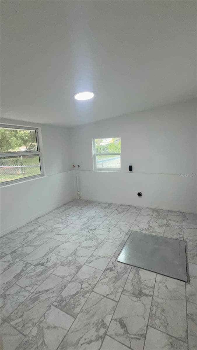 2218 AVENUE B — photo 15 of 23