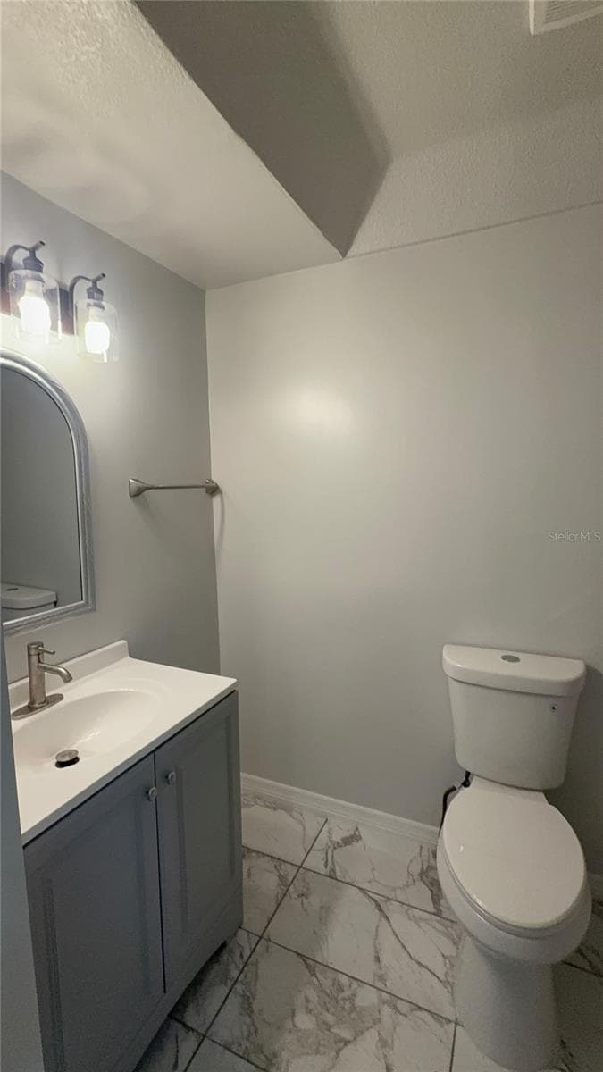 2218 AVENUE B — photo 5 of 23