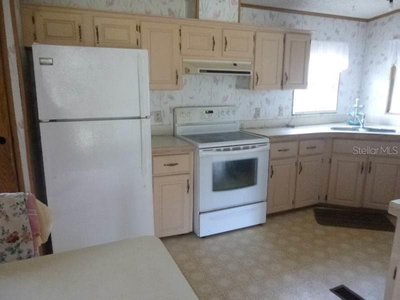 115 LAKE CALOOSA LANDING — photo 5 of 48