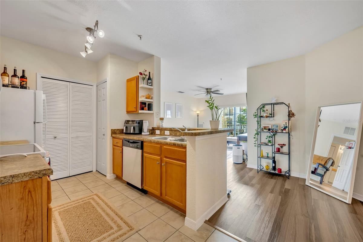5550 MICHIGAN STREET — photo 4 of 21