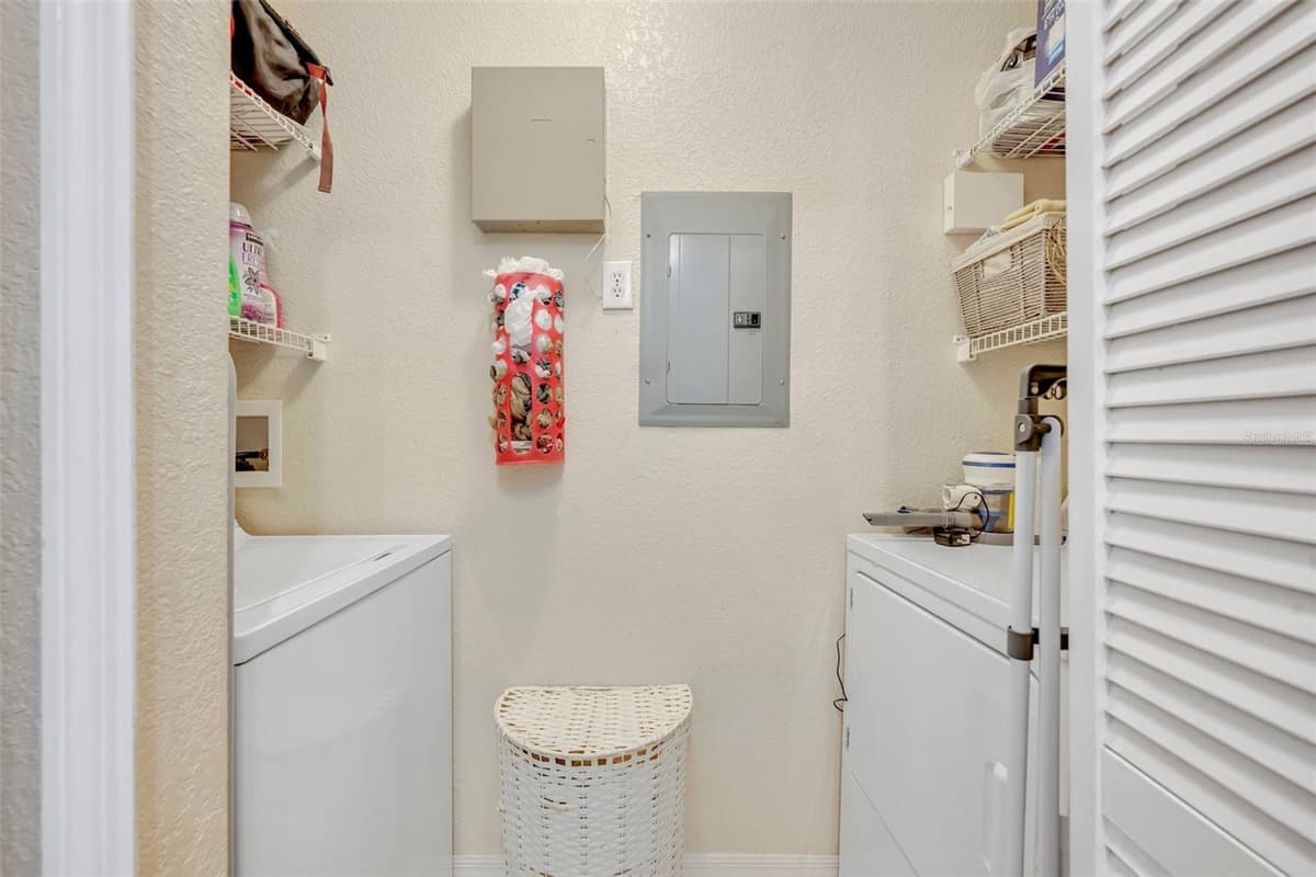5550 MICHIGAN STREET — photo 17 of 21
