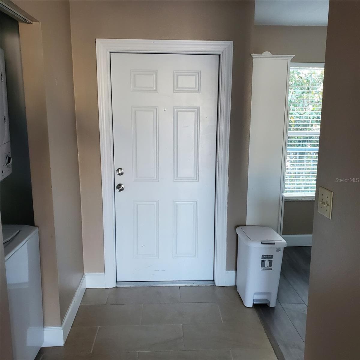 2504 WOODGATE BOULEVARD — photo 3 of 13