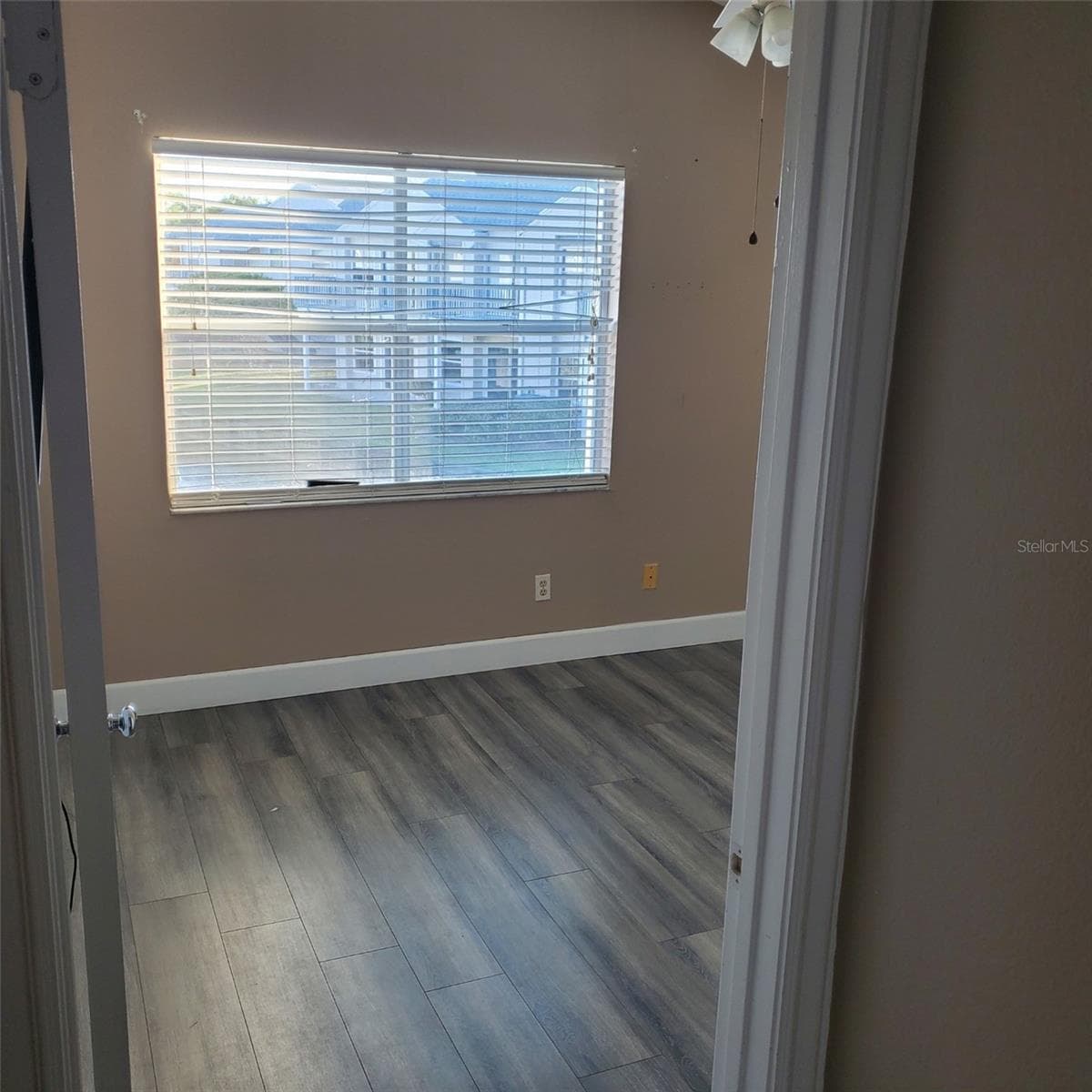 2504 WOODGATE BOULEVARD — photo 10 of 13