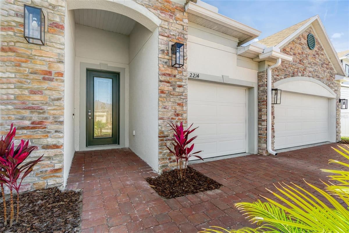 2214 ELEGANT MANOR CIRCLE — photo 4 of 51
