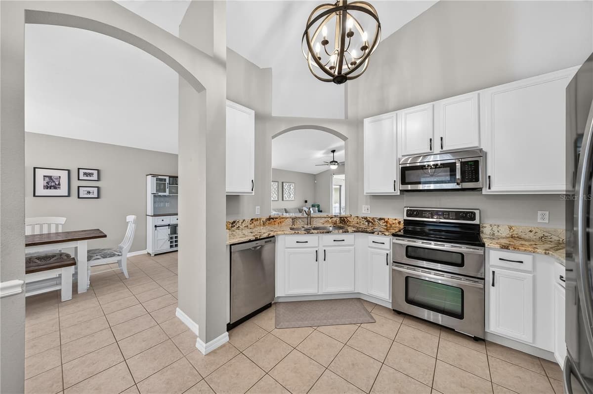 14001 FAIRWINDS COURT — photo 8 of 42