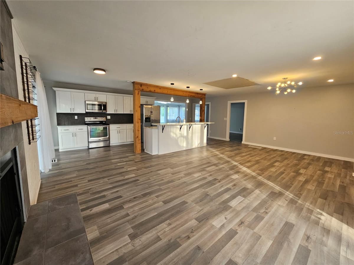 2321 INGRAM AVENUE — photo 13 of 32