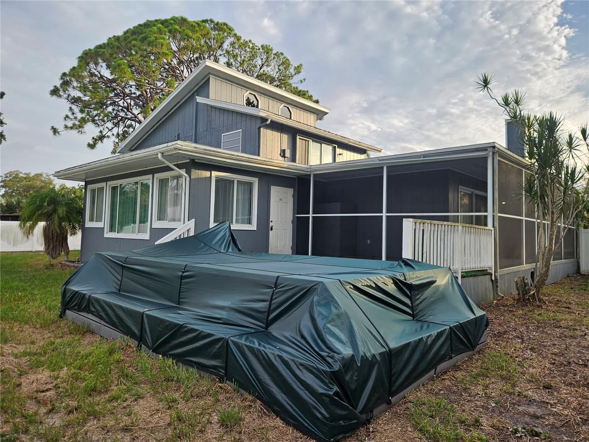 2321 INGRAM AVENUE — photo 3 of 32