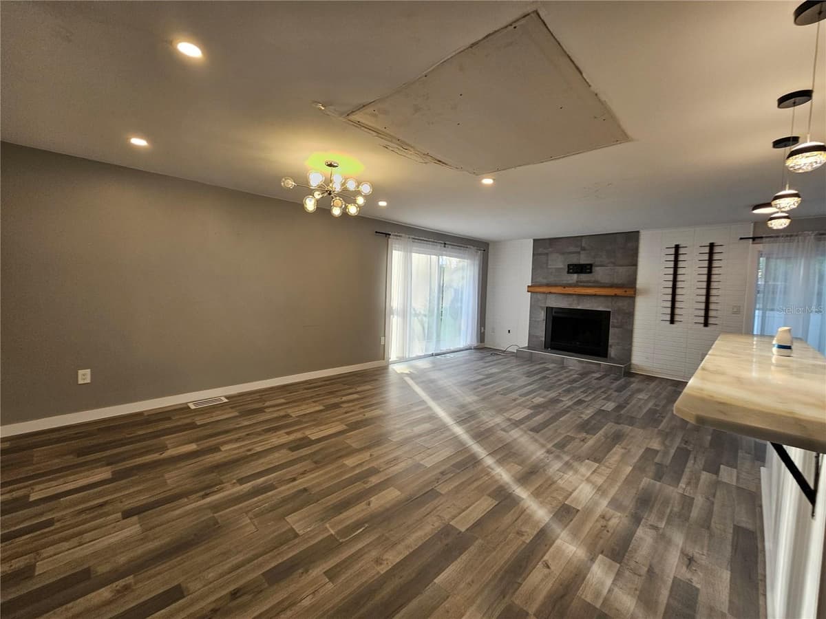 2321 INGRAM AVENUE — photo 11 of 32