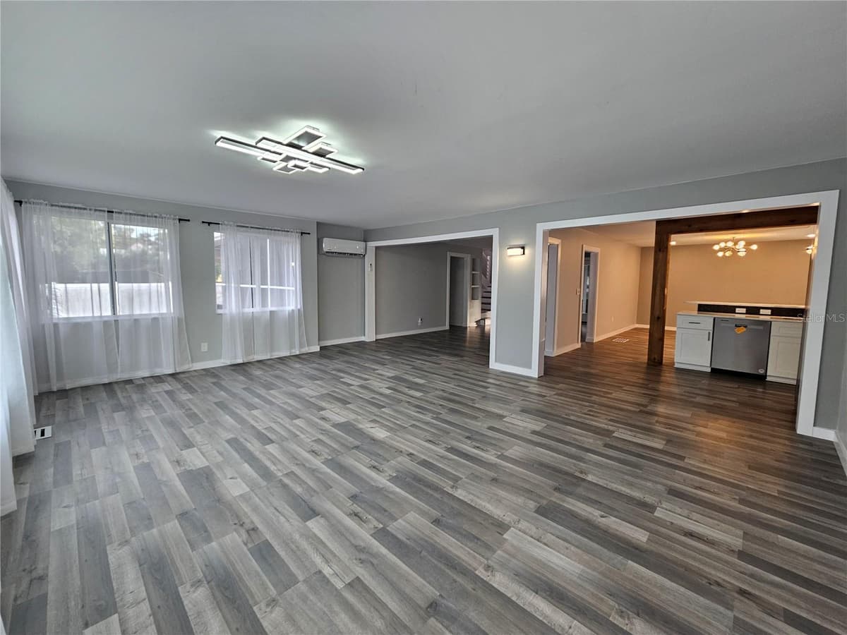 2321 INGRAM AVENUE — photo 6 of 32