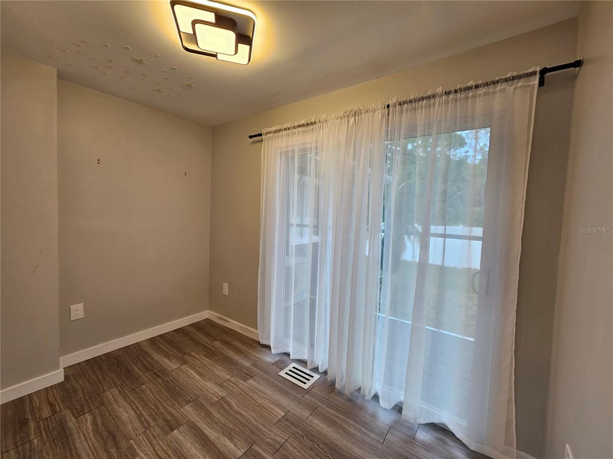 2321 INGRAM AVENUE — photo 15 of 32