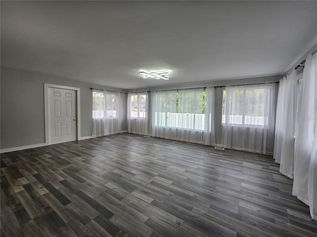 2321 INGRAM AVENUE — photo 5 of 32