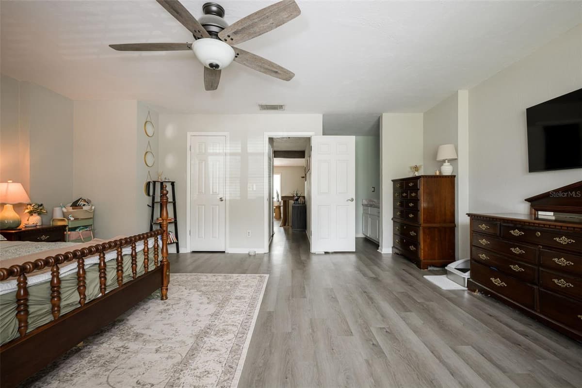 21 OAKWOOD PARK — photo 15 of 24