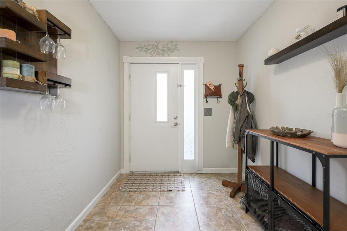21 OAKWOOD PARK — photo 3 of 24