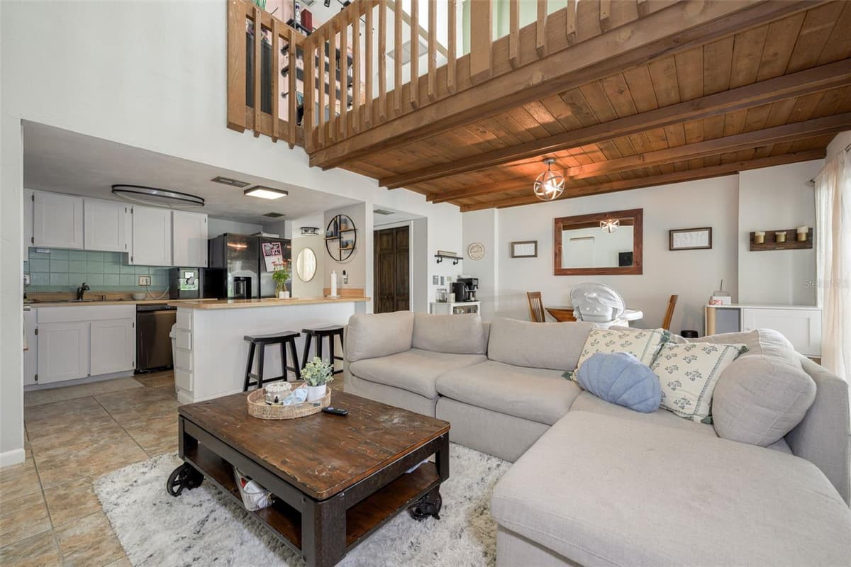 21 OAKWOOD PARK — photo 8 of 24