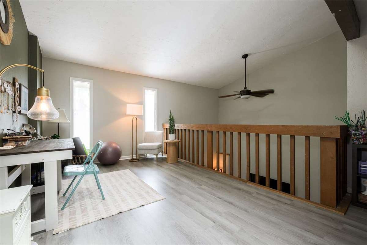 21 OAKWOOD PARK — photo 11 of 24