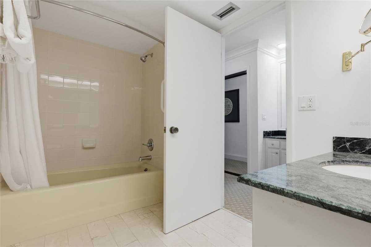 29130 BAY HOLLOW DRIVE — photo 16 of 25