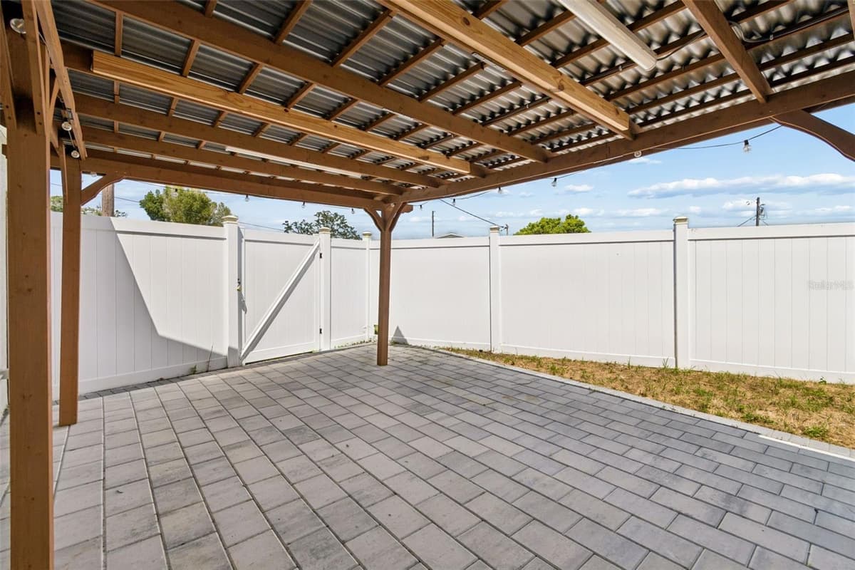 2222 ARCADIA ROAD — photo 31 of 32
