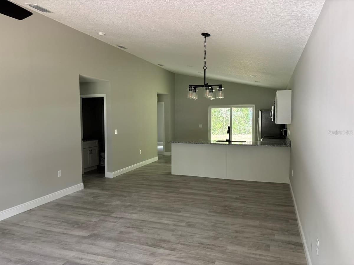9449 CORTLANDT DRIVE — photo 11 of 31