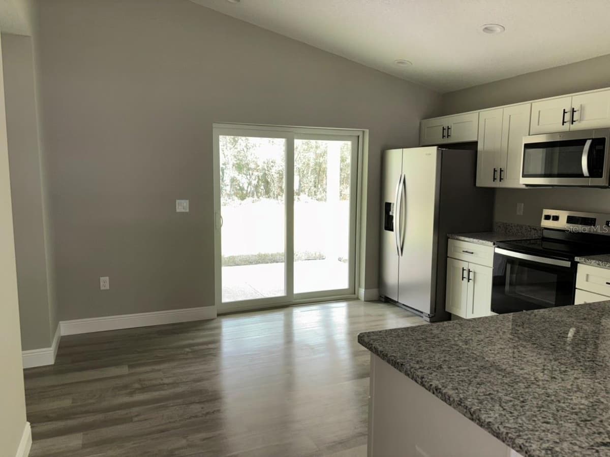 9449 CORTLANDT DRIVE — photo 21 of 31