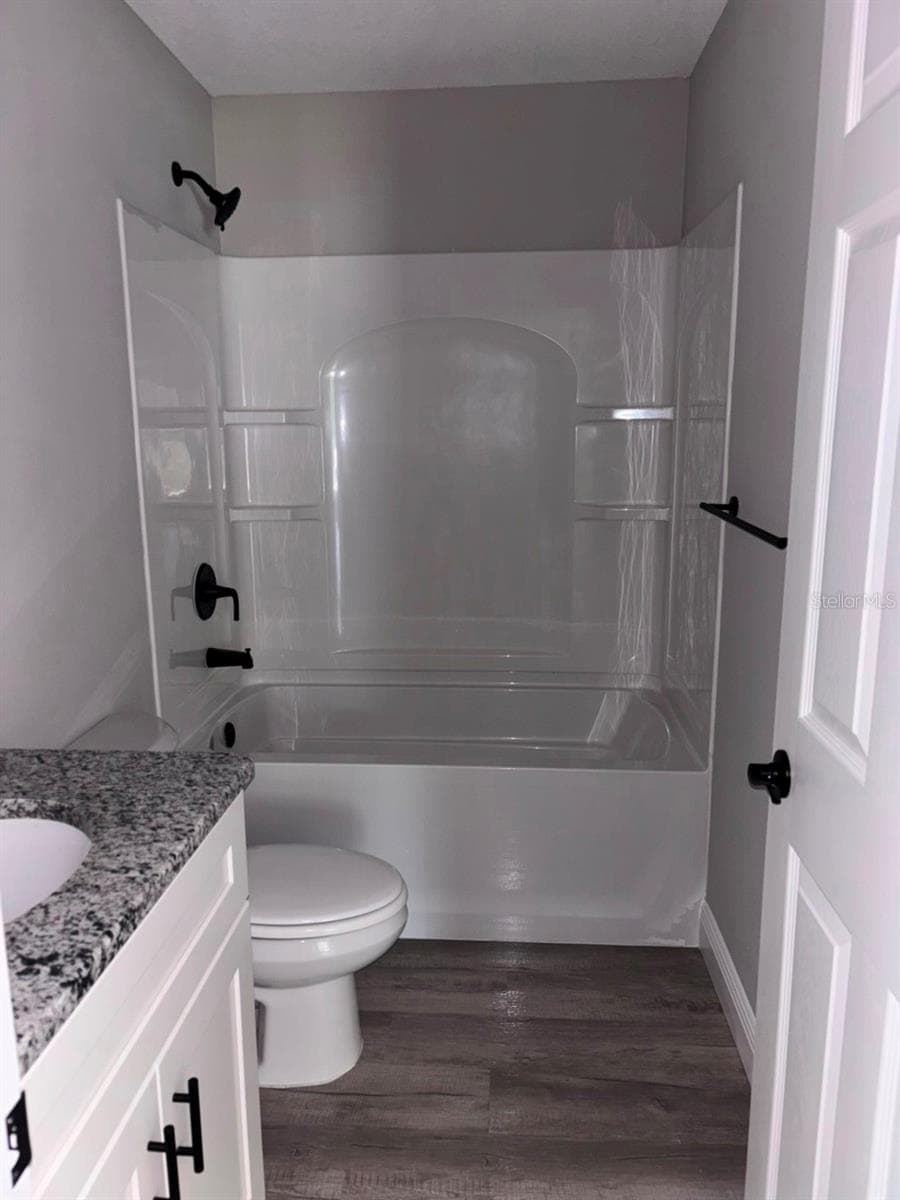 9449 CORTLANDT DRIVE — photo 15 of 31