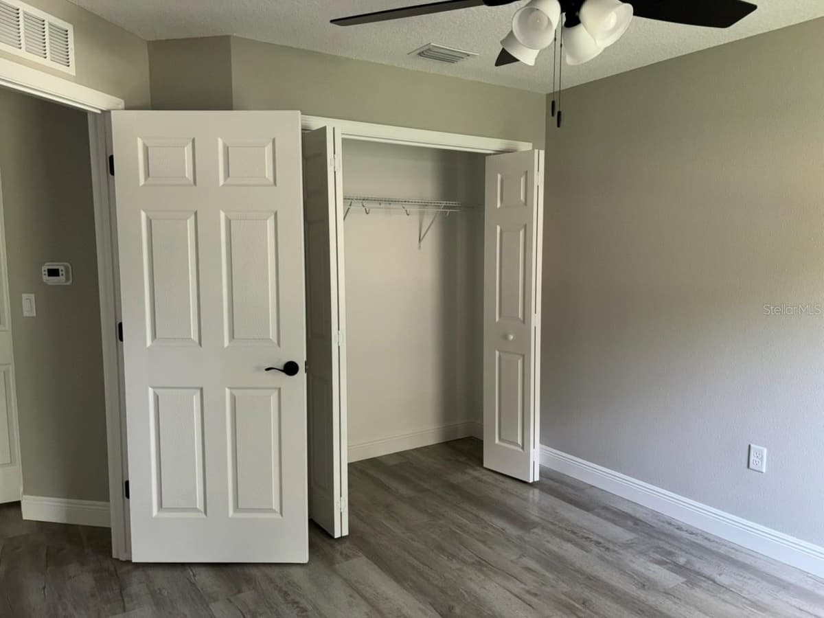 9449 CORTLANDT DRIVE — photo 17 of 31