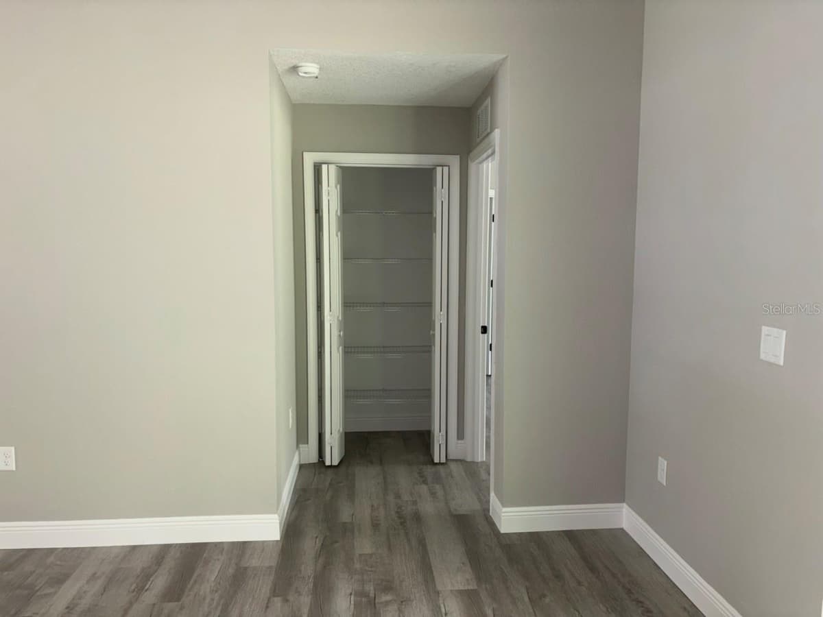 9449 CORTLANDT DRIVE — photo 23 of 31