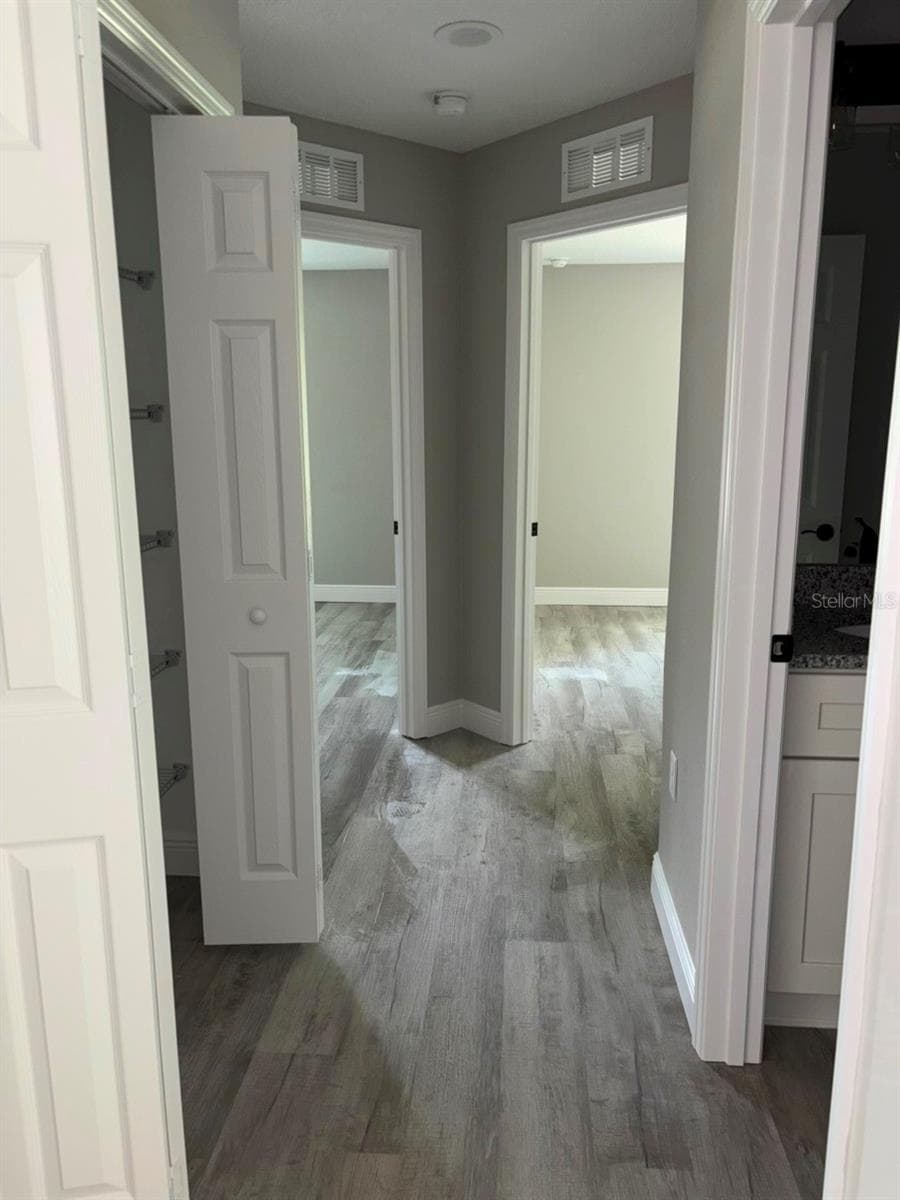 9449 CORTLANDT DRIVE — photo 13 of 31